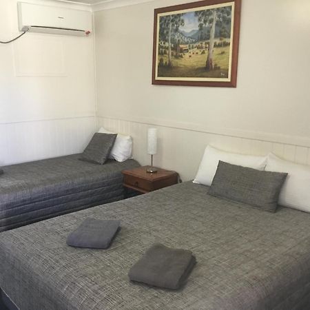 Charleville Waltzing Matilda Motor Inn Esterno foto