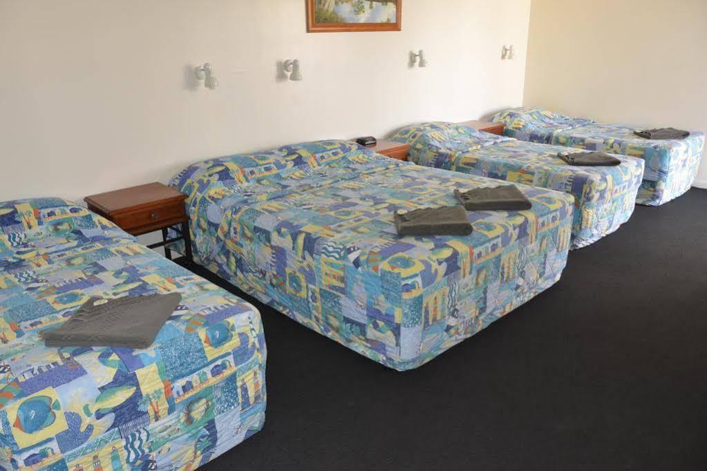 Charleville Waltzing Matilda Motor Inn Esterno foto