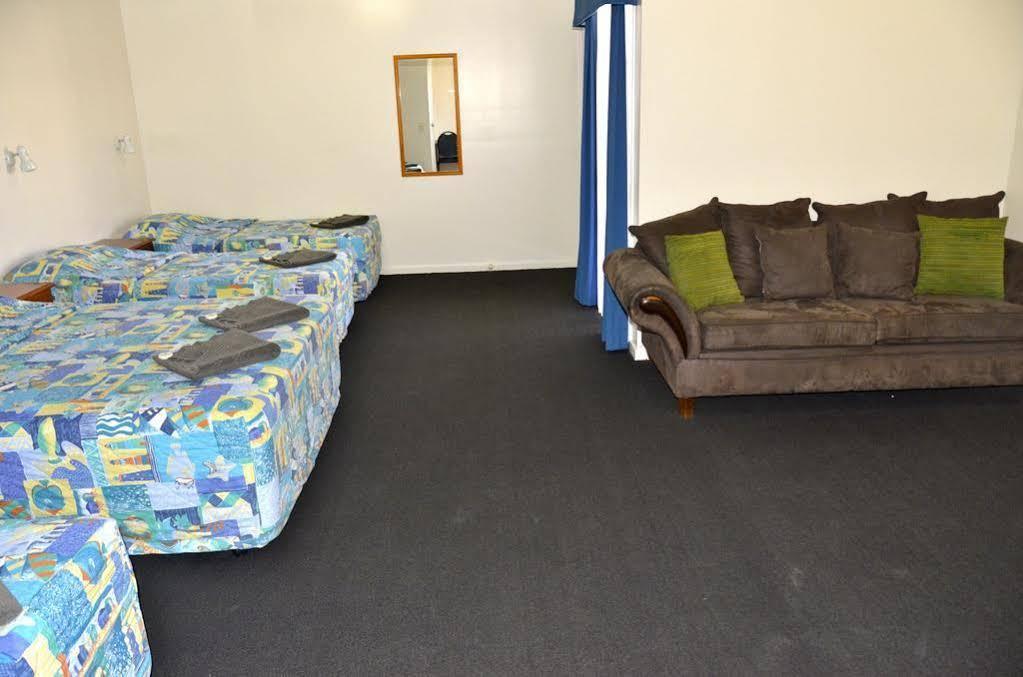 Charleville Waltzing Matilda Motor Inn Esterno foto
