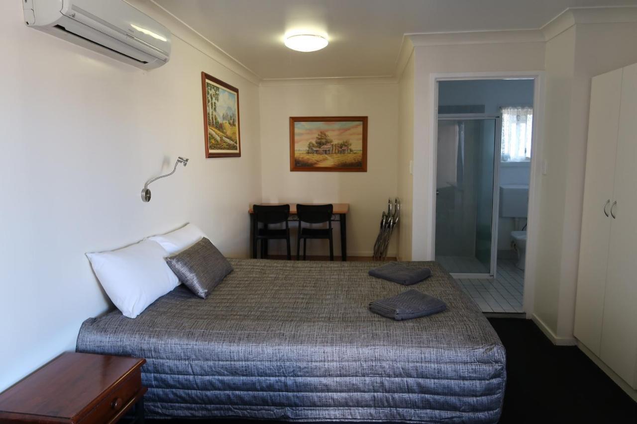 Charleville Waltzing Matilda Motor Inn Esterno foto