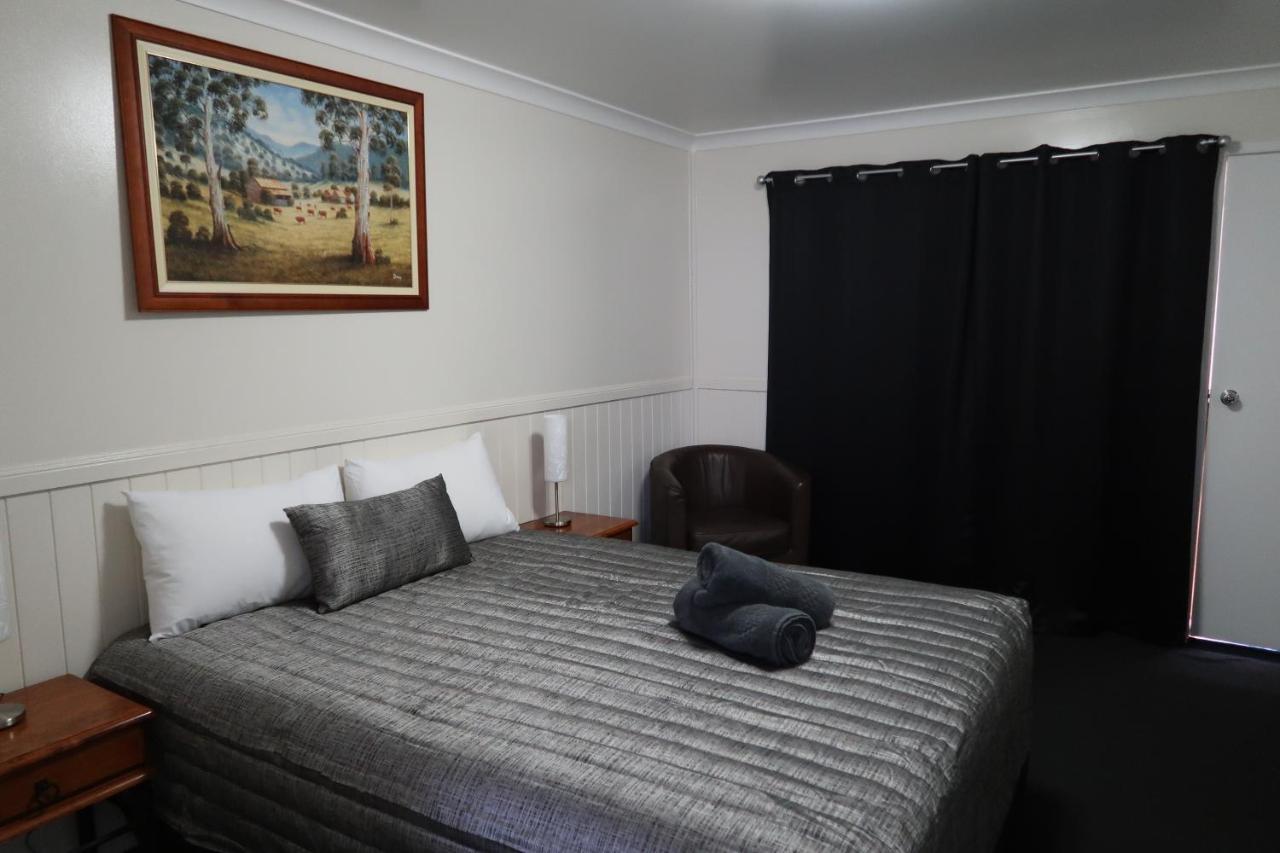 Charleville Waltzing Matilda Motor Inn Esterno foto