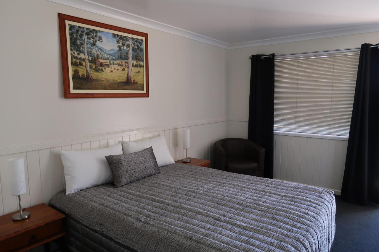 Charleville Waltzing Matilda Motor Inn Esterno foto