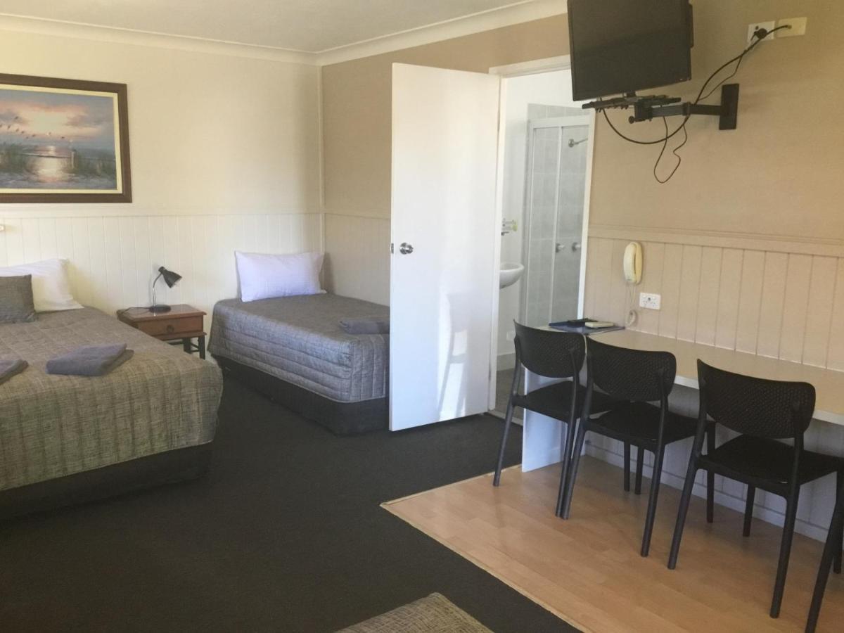 Charleville Waltzing Matilda Motor Inn Esterno foto
