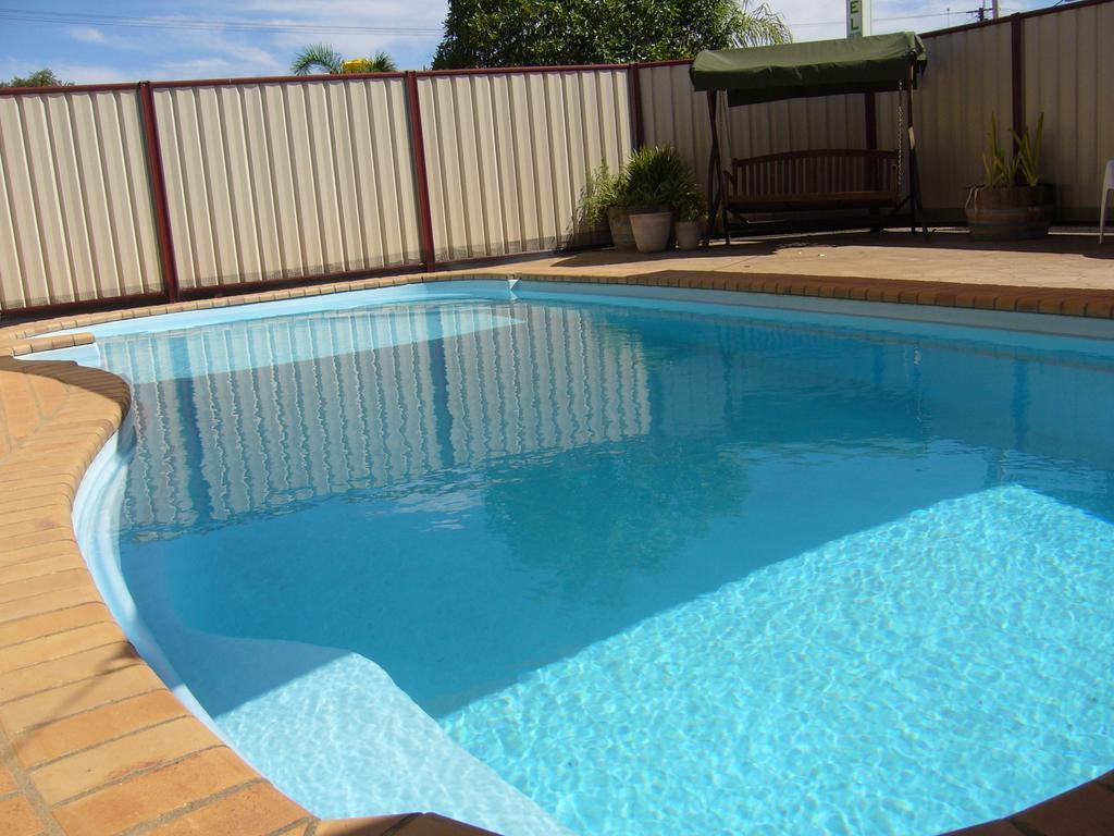 Charleville Waltzing Matilda Motor Inn Esterno foto